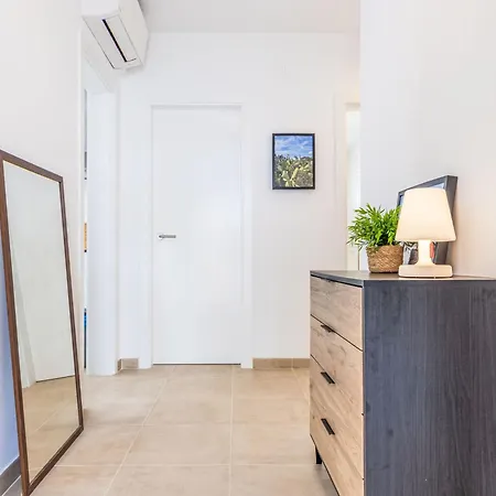 Valencia By Interhome *
