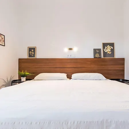 Valencia By Interhome
